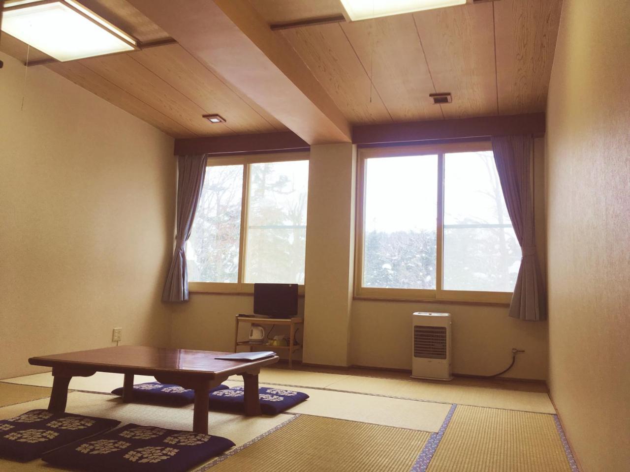 Hotel Biei Shirogane No Yu Exterior foto